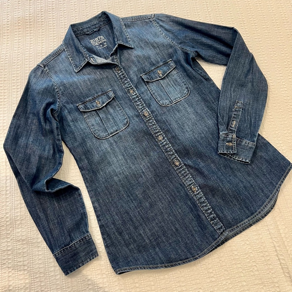 Zara Dark Denim Blue Button Down Shirt. Small.